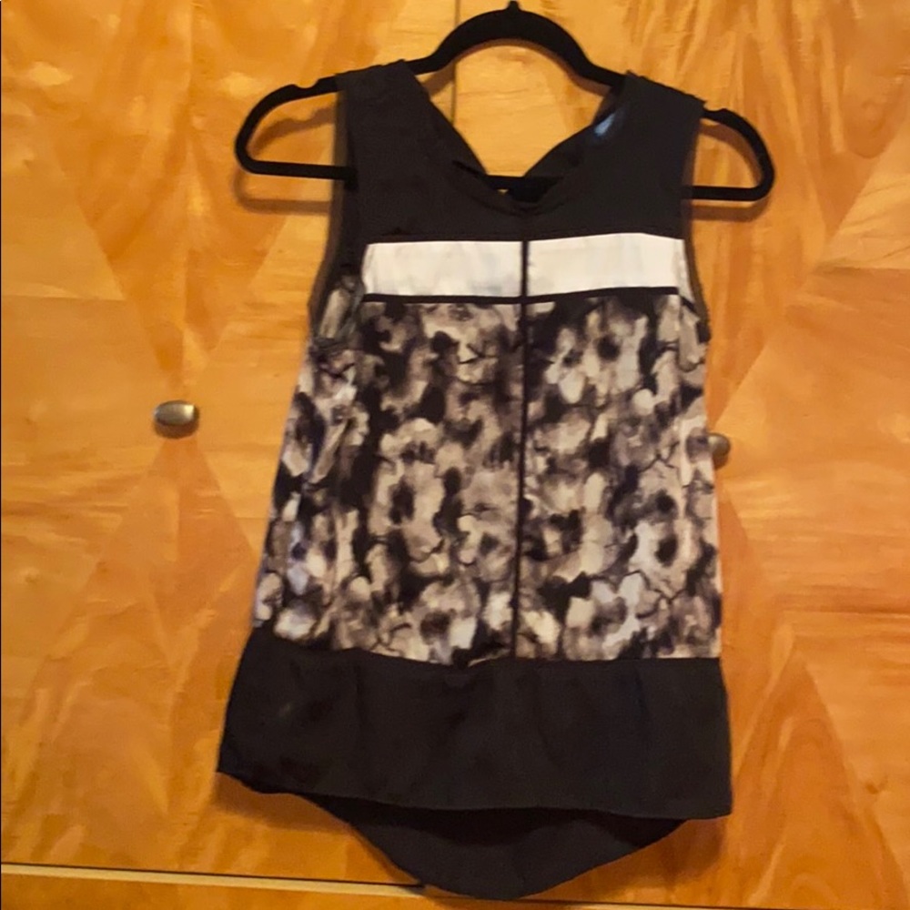 Simply Vera tank top